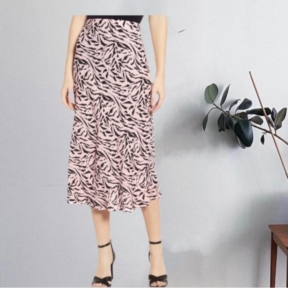 Pink and Black Patterned Women's Skirt - Picture 2 of 2